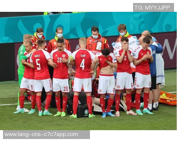 德国足球队与丹麦队的激烈对抗展现了欧洲足球的魅力与竞争力 德国足球队与丹麦队的激烈对抗展现了欧洲足球的魅力与竞争力